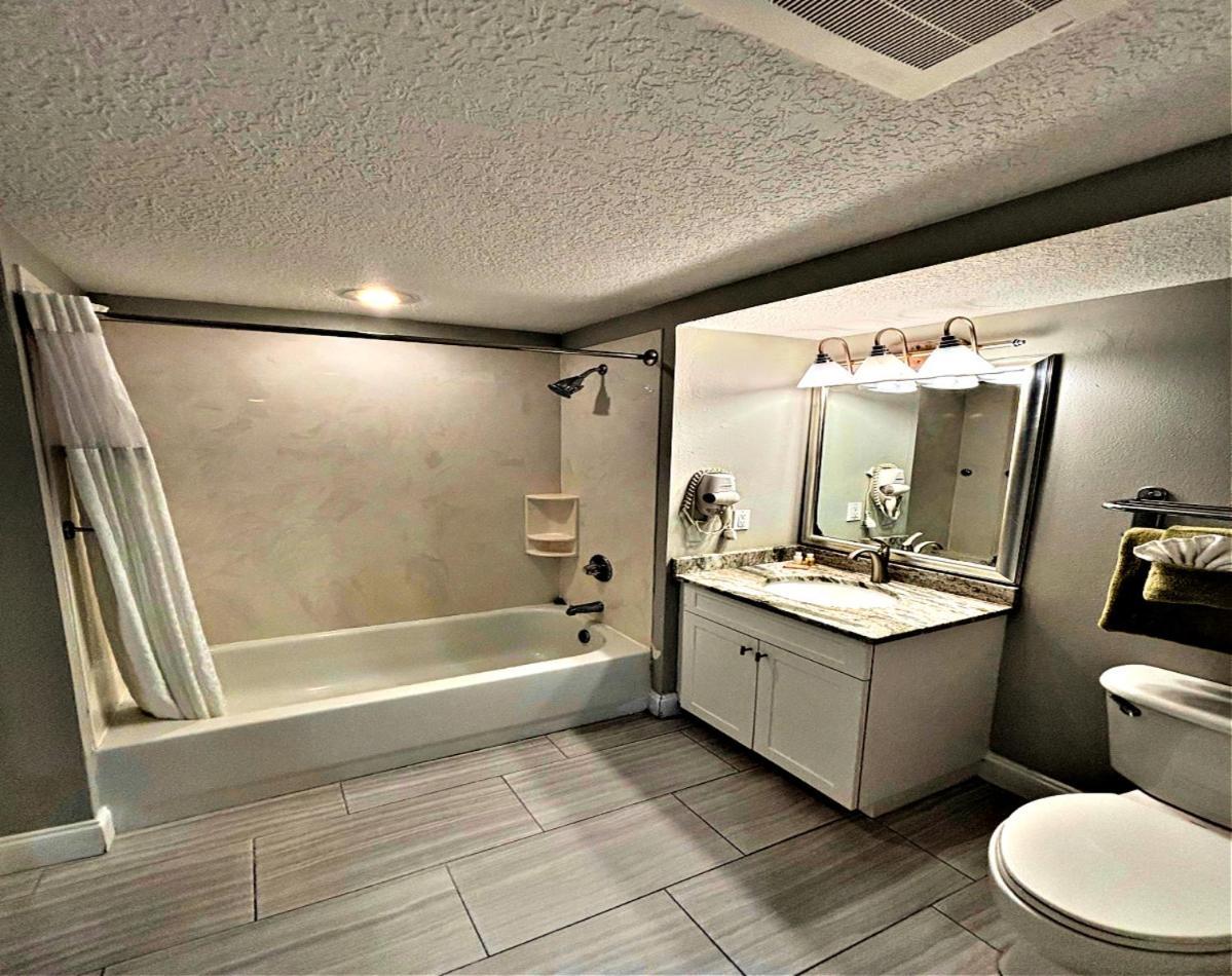 Vacation In Comfort And Luxury - 3 Bedroom Direct Oceanfront - Wyndham Ocean Walk Resort 2425 Daytona Beach Bagian luar foto